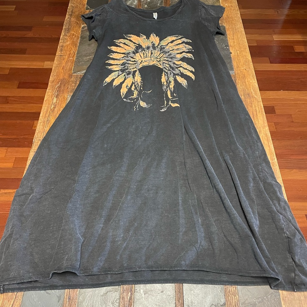 Black and Gold Midi Dress with Indian head dress